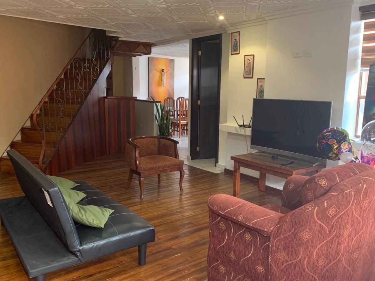 Hostel Santa Canela Cuenca Luaran gambar