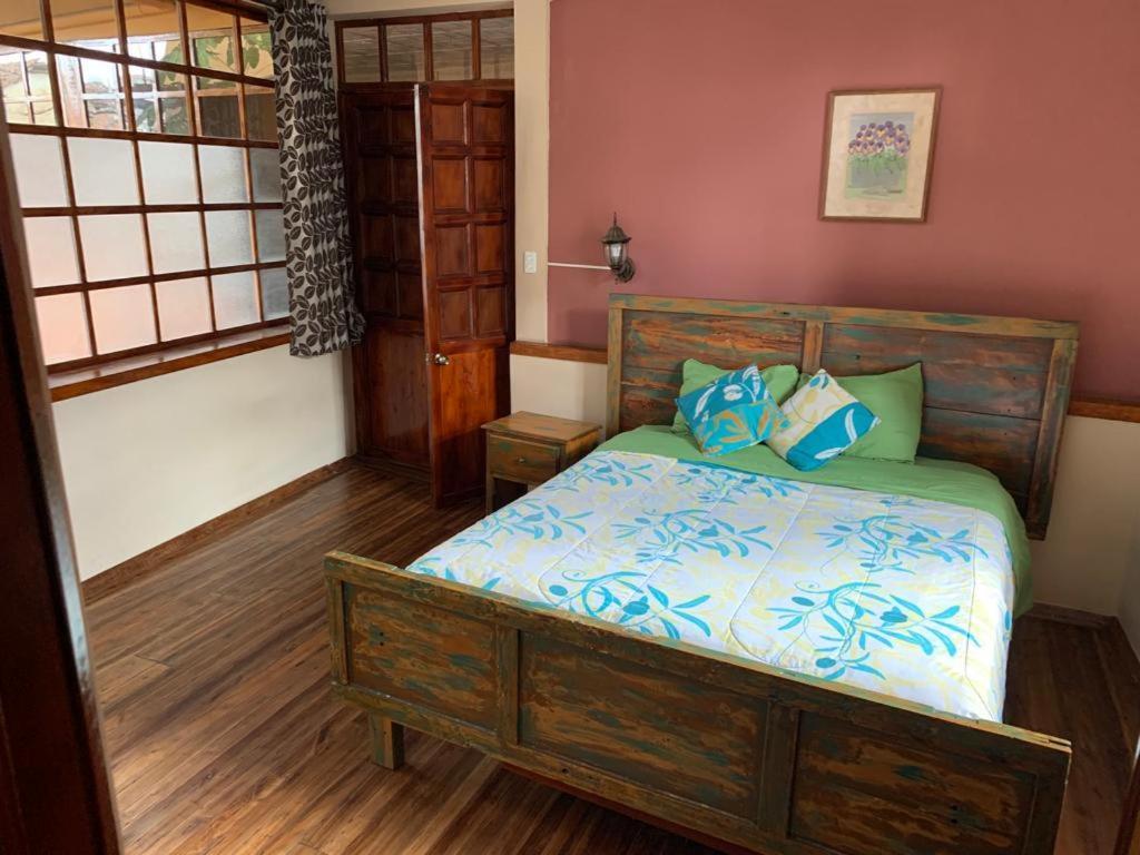 Hostel Santa Canela Cuenca Luaran gambar
